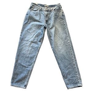 Levis 80’s Mom Blue Denim Jeans Size 32